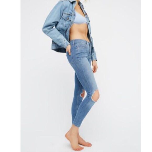 Free People Light Wash Busted Knee Destroyed Skinny Jeans Size 30 High Rise - Picture 2 of 16